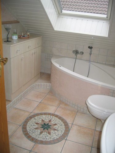 Komplettes Badezimmer